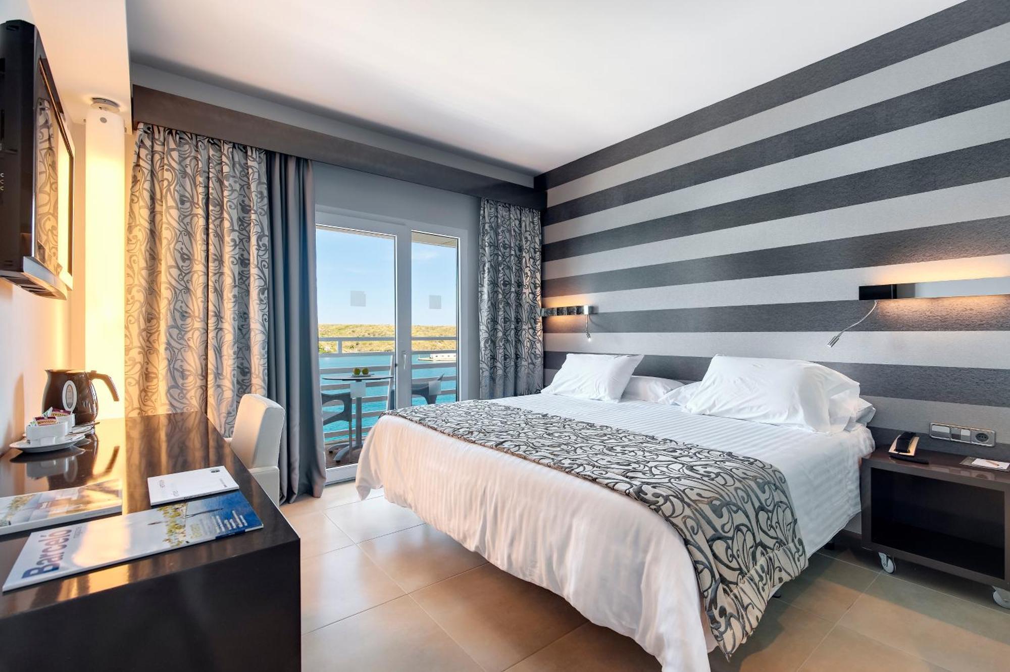 Habitación Doble Superior con vistas al mar - 1 o 2 camas (1 adulto)