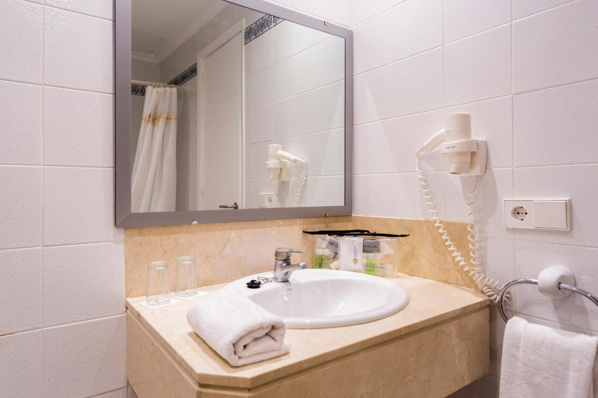 Habitación Doble con acceso al parque acuático (3 adultos)