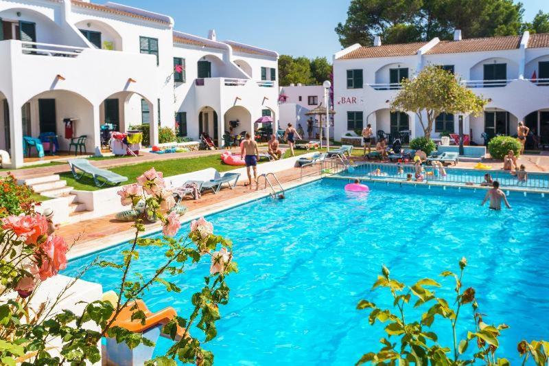 Apartamento con vistas a la piscina
