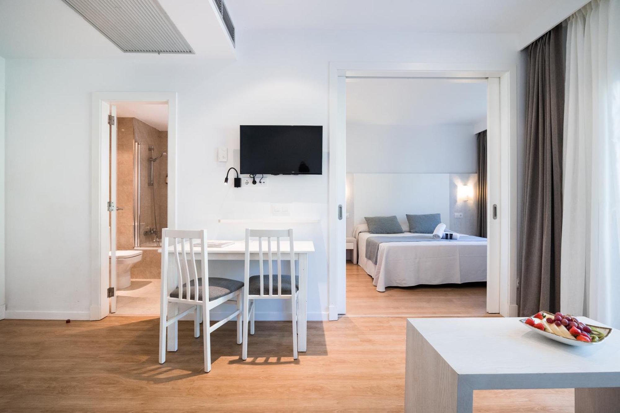 One-Bedroom Standard Apartment,1651165404:JPEG
