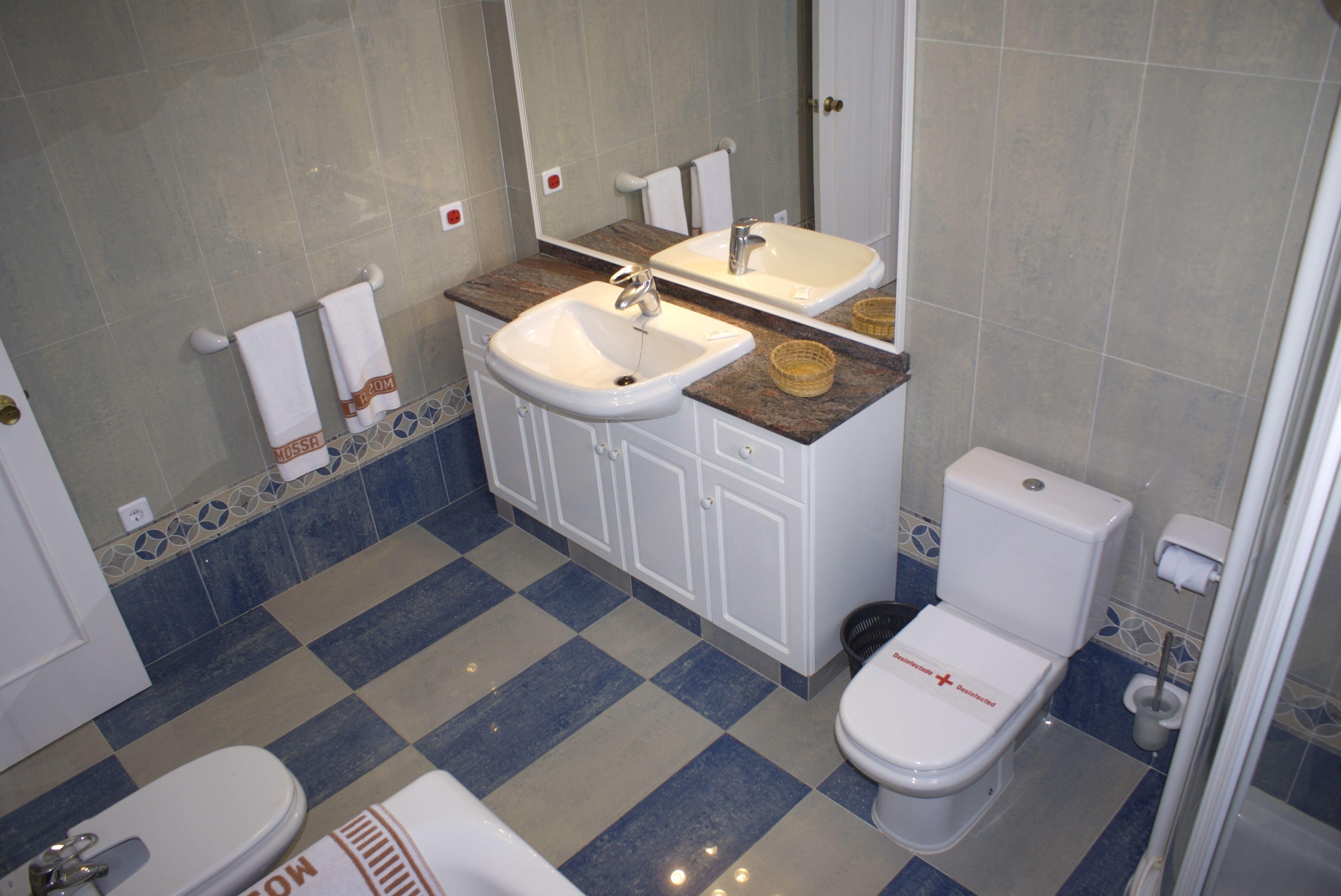 Three-Bedroom Apartment,559694946:JPEG