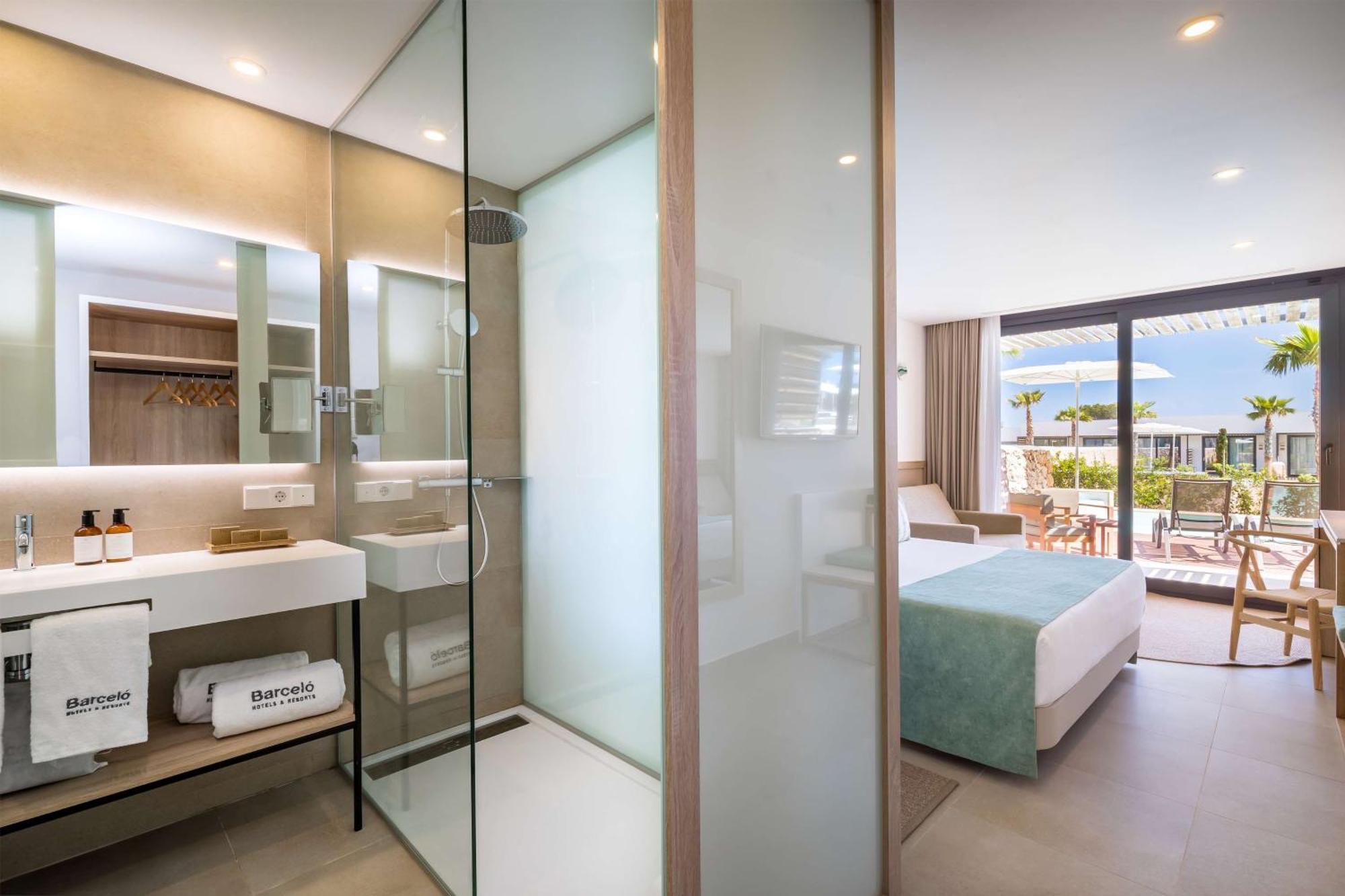 Suite Junior con piscina semiprivada (2 adultos + 1 niño)