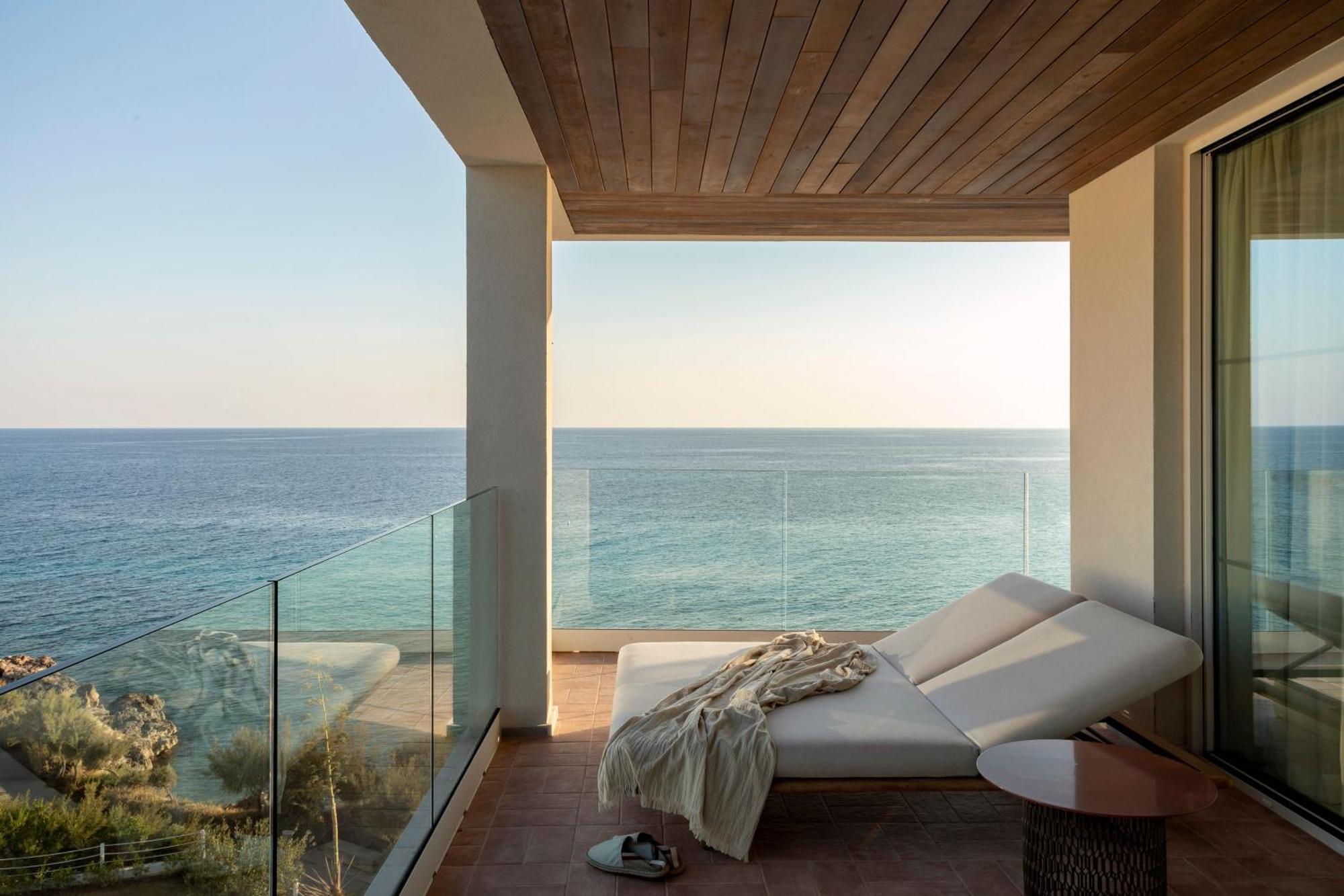 Ocean Suite Sea View with Terrace Bathtub