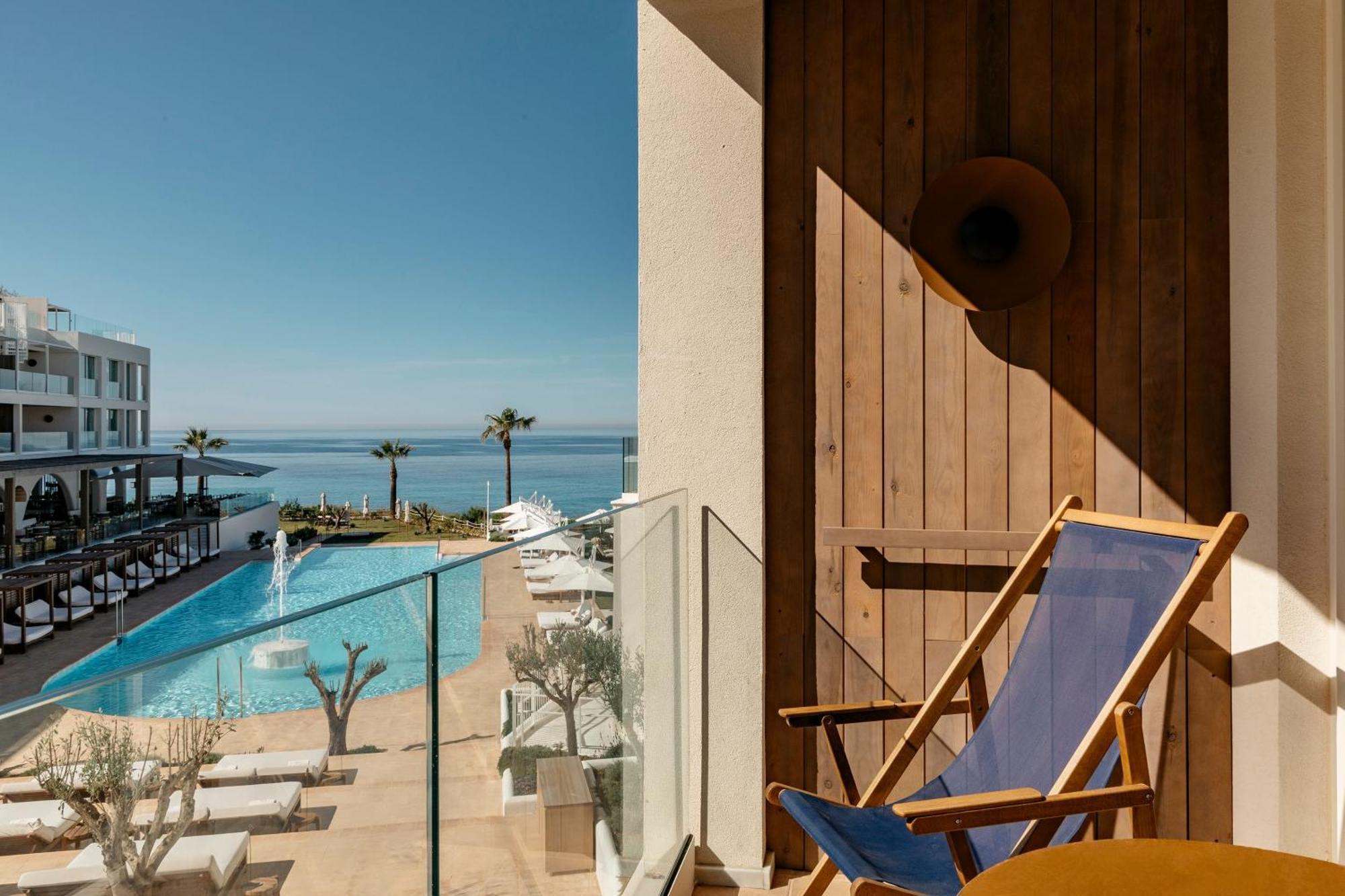 Supreme Room with Lateral Sea View and Terrace