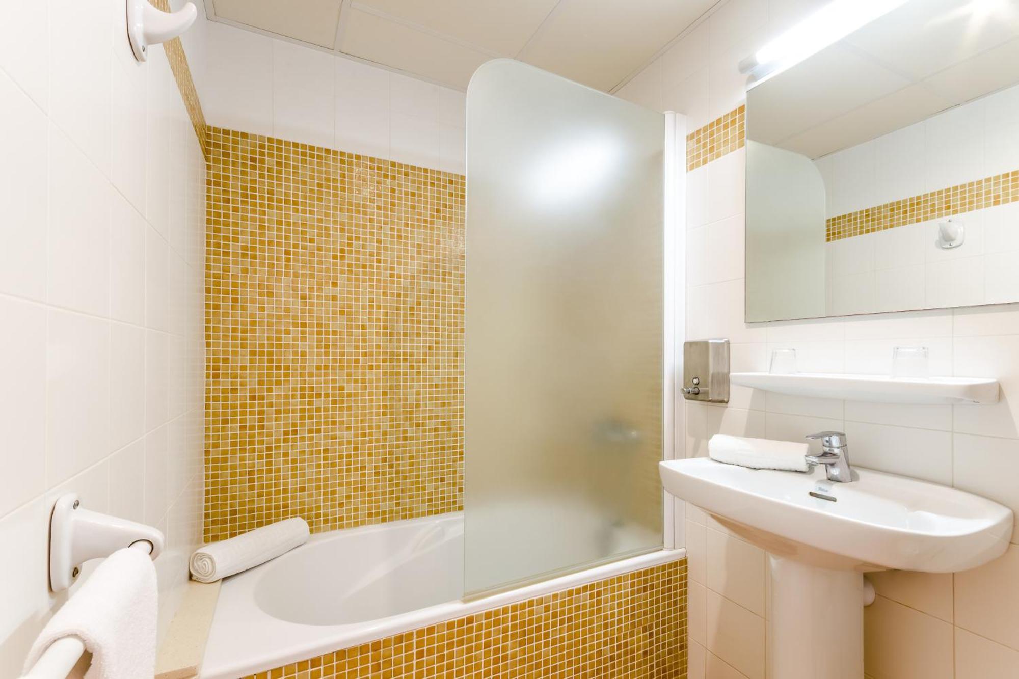 One-Bedroom Apartment,704482507:JPEG