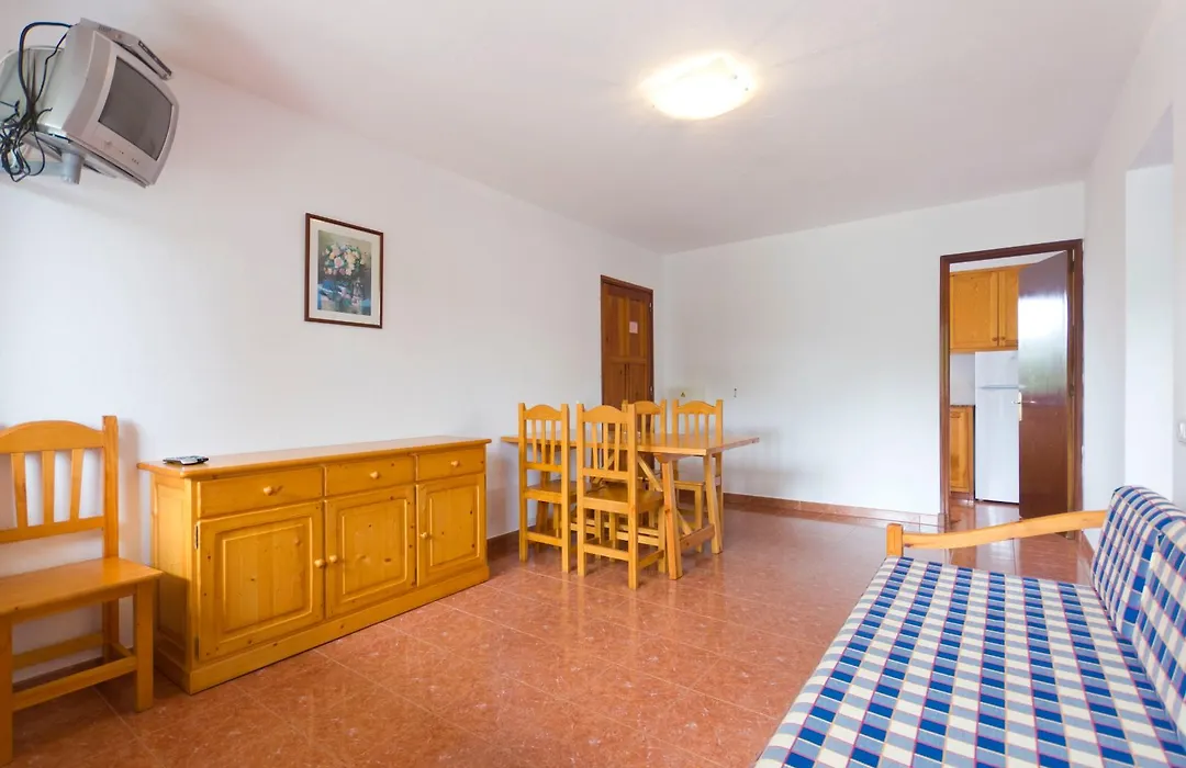 Apartamentos Sol Y Mar-1