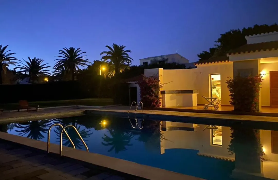 LA CALMA Espectacular villa con jardín y piscina en Menorca-1