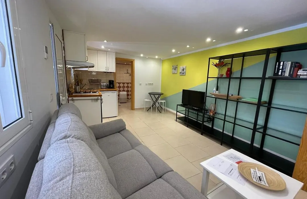 Wunderschoenes Kleines Apartment Fuer 2 Personen Mit Idylischen Blick Ins Gruene-1