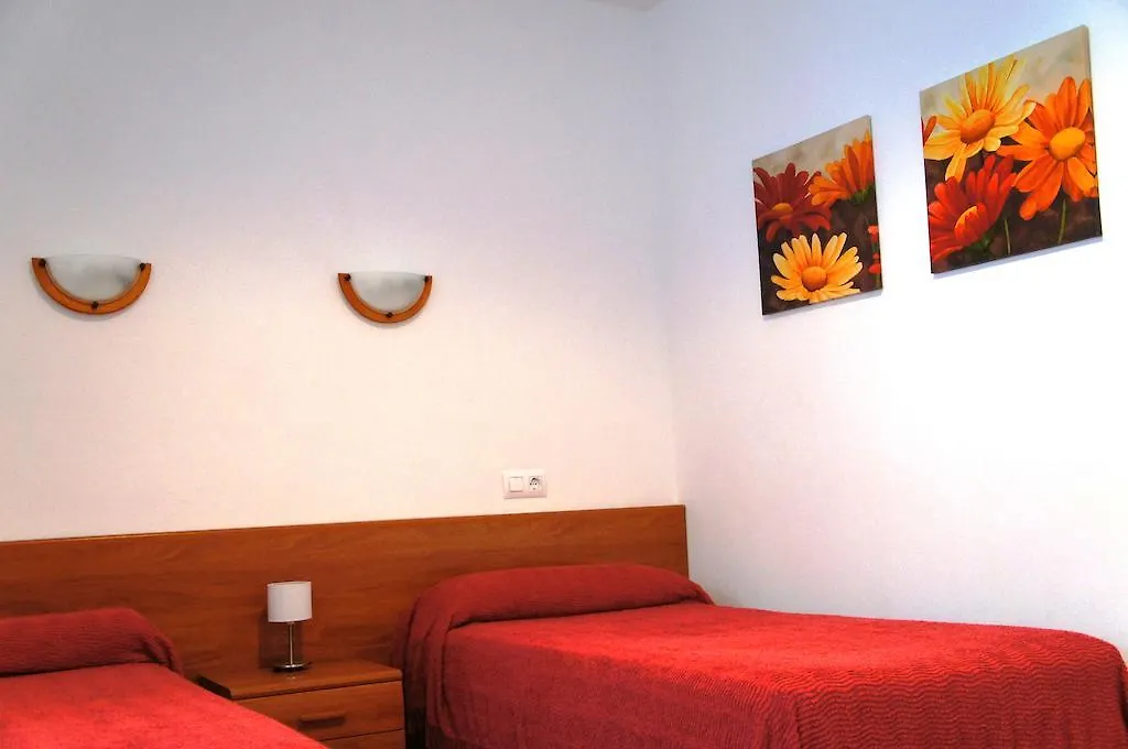 Hostal Oasis Menorca-1