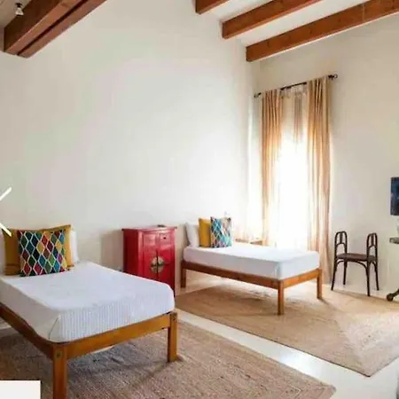 Didi House - Charming In Downtown Mahon-2