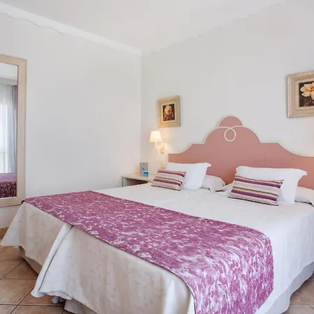 Grupotel Macarella Suites & Spa-2