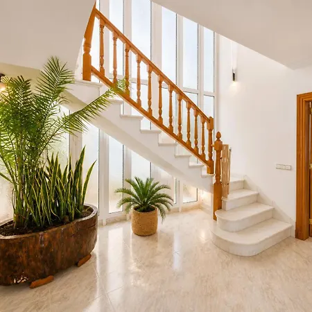 Villa Savanna Spacious Villa With Private Pool Near The Beach-2