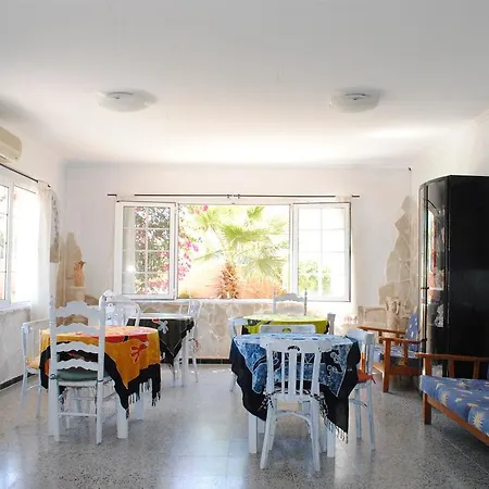 Hostal Paris Ciutadella-3