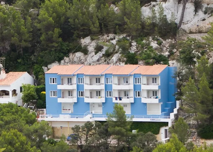 Apartamentos El Rio Cala Galdana 