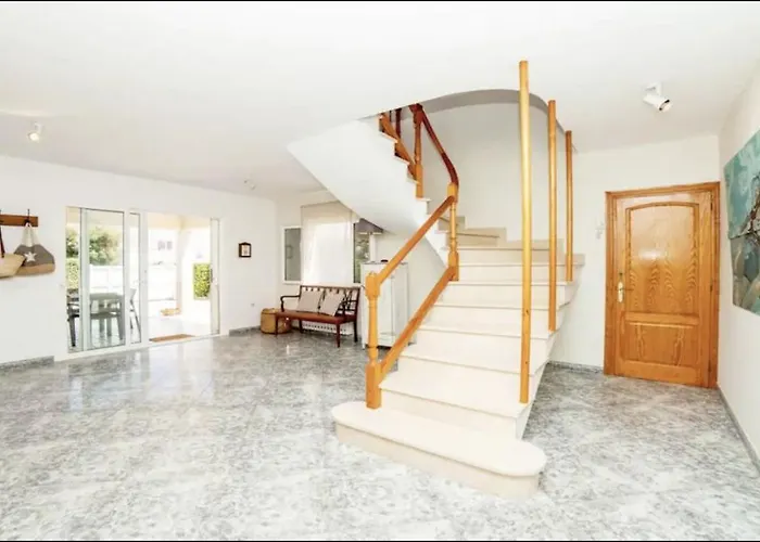 Villa With Pool In Cala Blanca With Sea Views Cala Santandria  admite animales