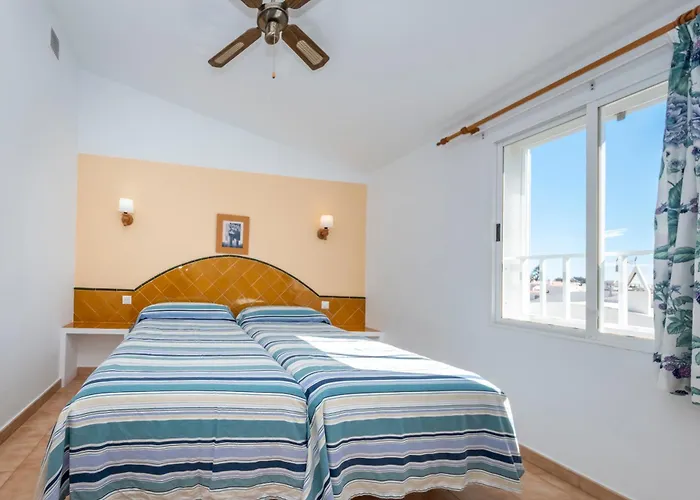 Apartamentos Sol Ponent Cala Blanca  admite animales