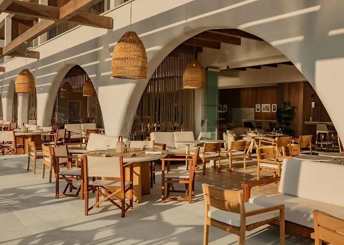 Santo Tomas Dog Friendly Hotels near Cala Escorxada