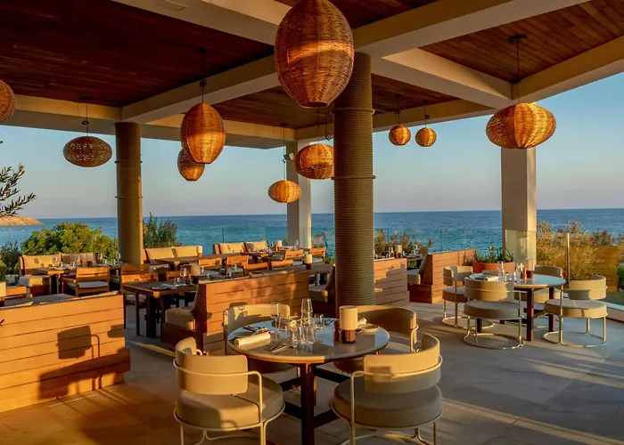 Santo Tomas Dog Friendly Hotels near Cova des Coloms