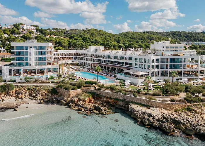 Santo Tomas Pet Friendly Lodging and Hotels near Cala Escorxada