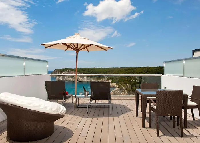 Hotel a Cala Galdana (Menorca)