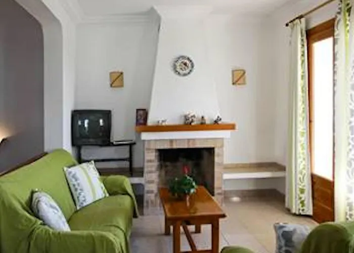 Casa Louise - Great Value 3 Bedroom House In Son Bou - Perfect For Families che accetta animali