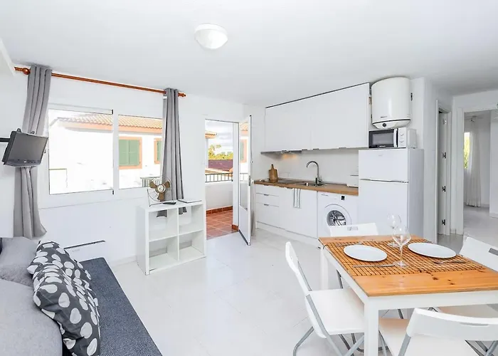 Tranquilo Apartamento Con Preciosa Cala En La Puerta Ciutadella 